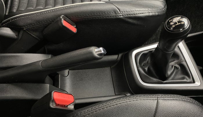 2018 Maruti Swift ZXI D, Petrol, Manual, 27,730 km, Gear Lever
