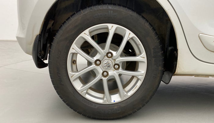2018 Maruti Swift ZXI D, Petrol, Manual, 27,730 km, Right Rear Wheel