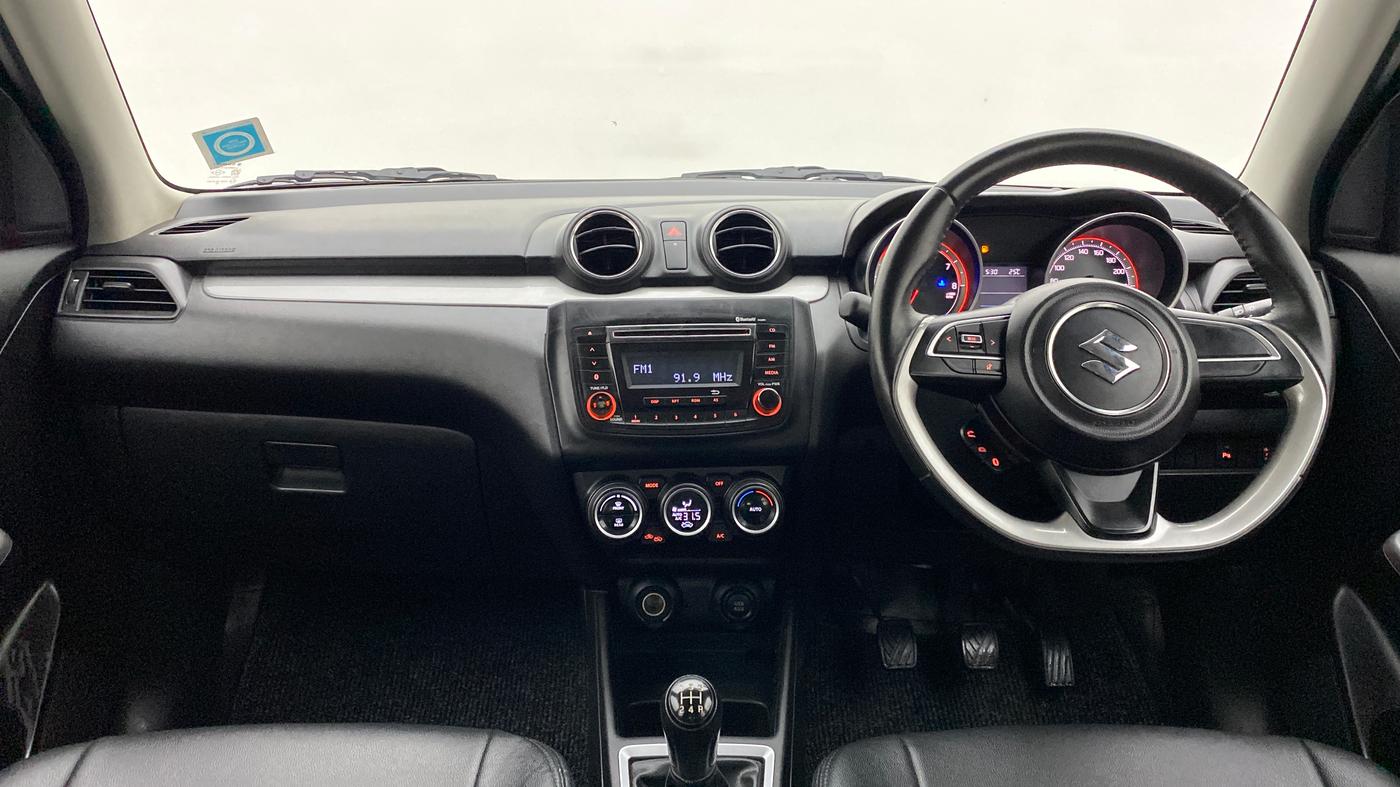 2018 Maruti Swift ZXI D, Petrol, Manual, 27,730 km, Dashboard