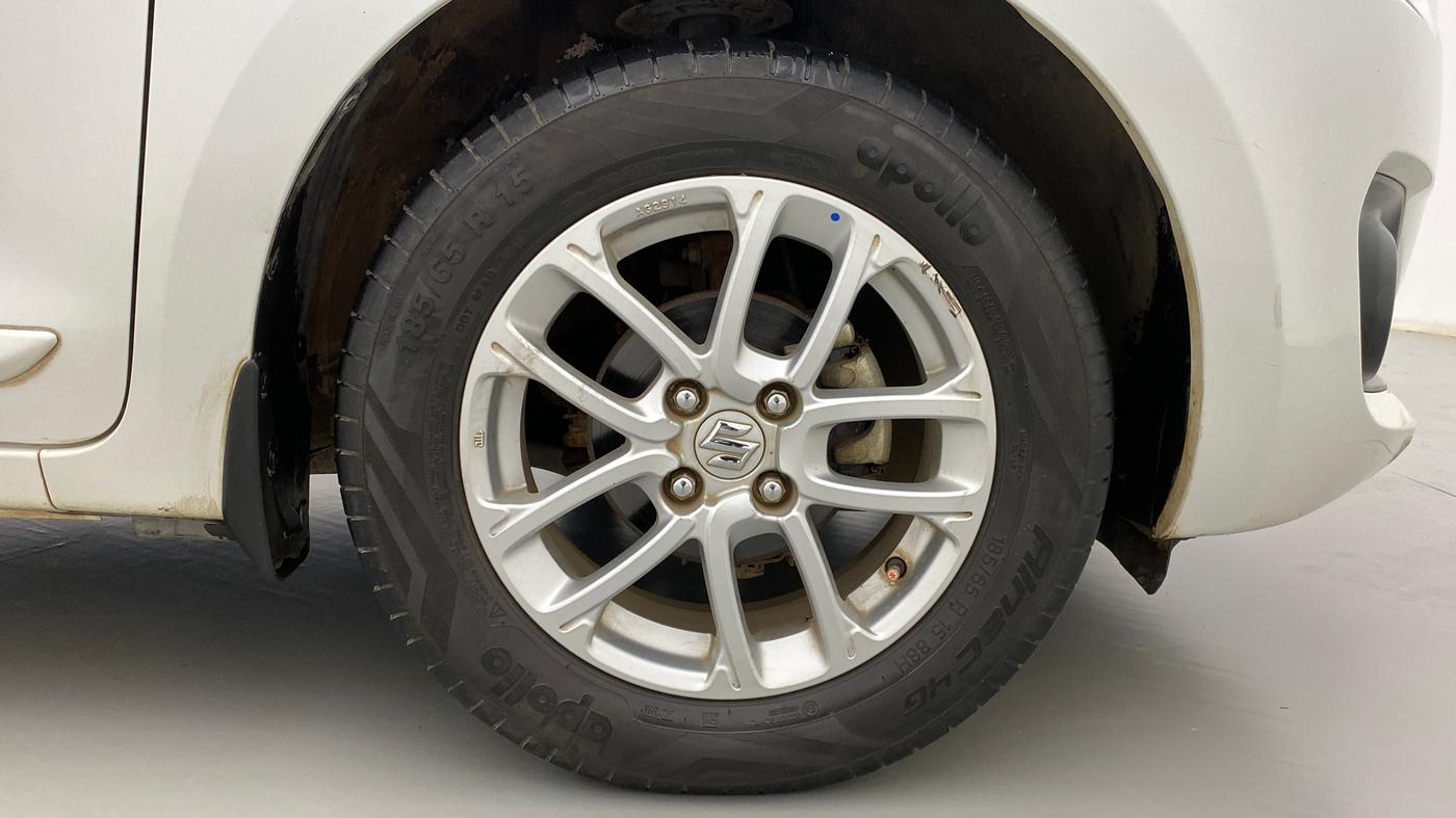 2018 Maruti Swift ZXI D, Petrol, Manual, 27,730 km, Right Front Wheel