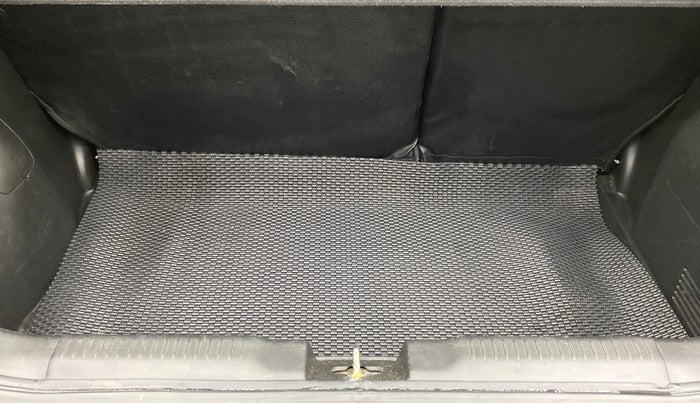 2018 Maruti Swift ZXI D, Petrol, Manual, 27,730 km, Boot Inside