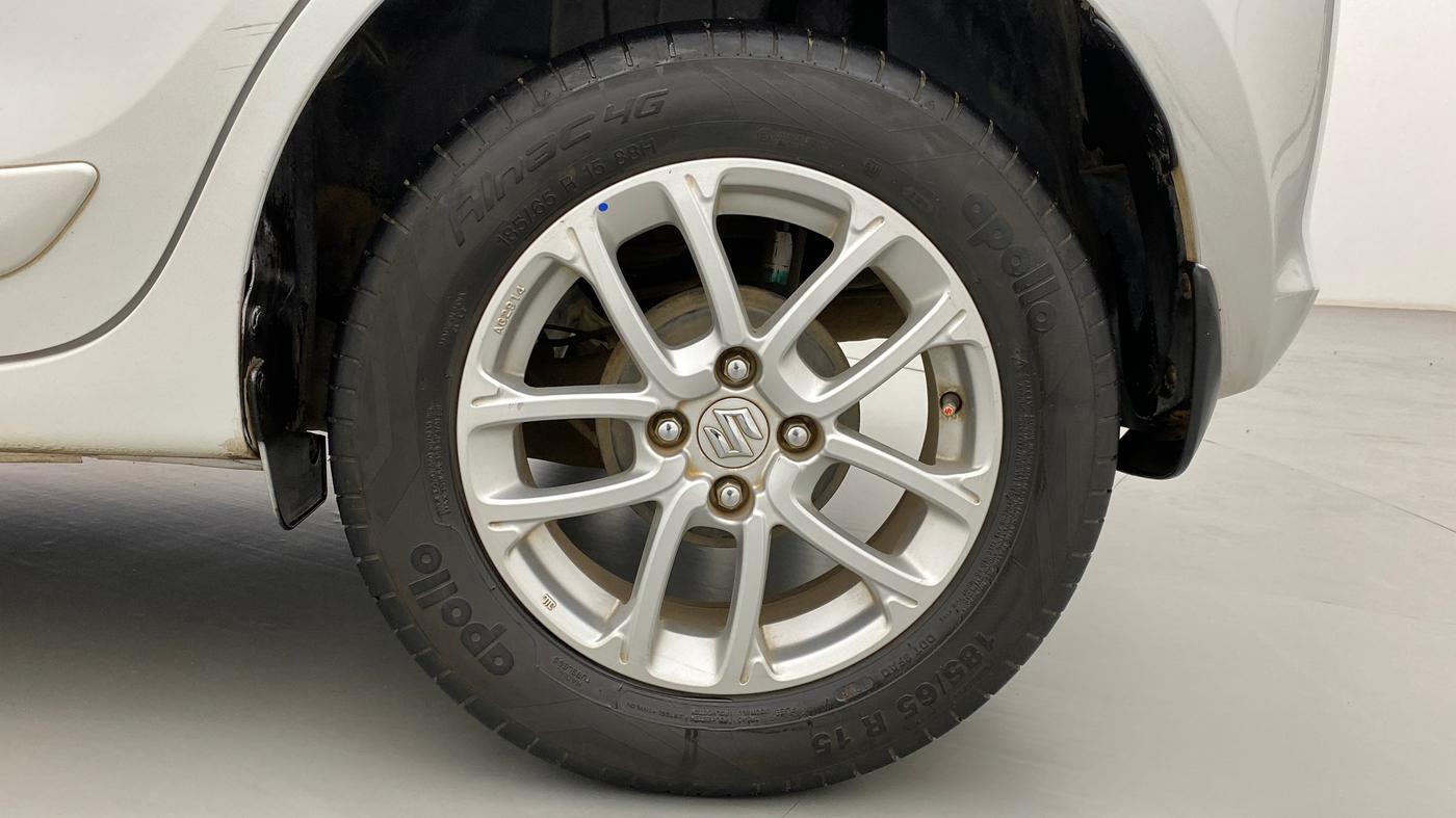2018 Maruti Swift ZXI D, Petrol, Manual, 27,730 km, Left Rear Wheel