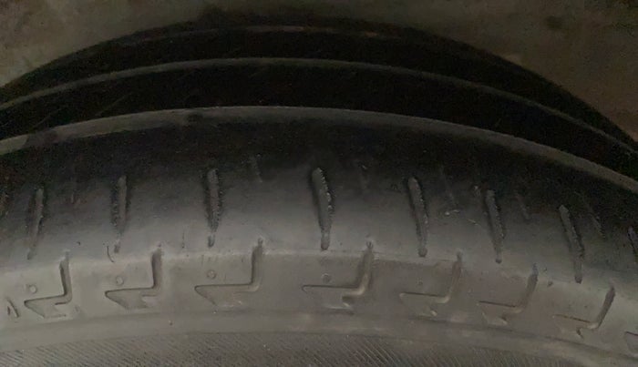 2012 Hyundai i20 MAGNA 1.2, Petrol, Manual, 54,639 km, Right Rear Tyre Tread