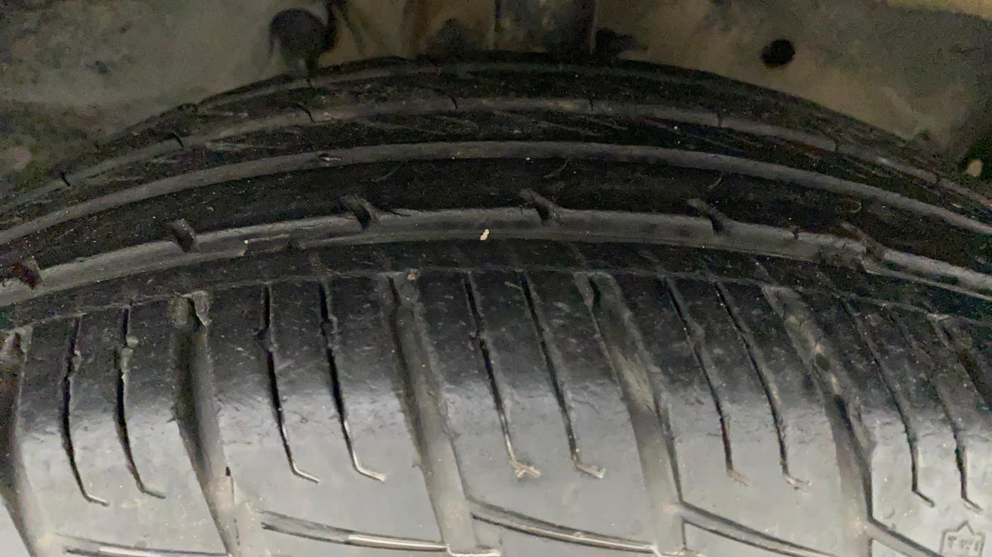 2018 Renault Duster 85 PS RXS MT DIESEL, Diesel, Manual, 73,676 km, Right Front Tyre Tread