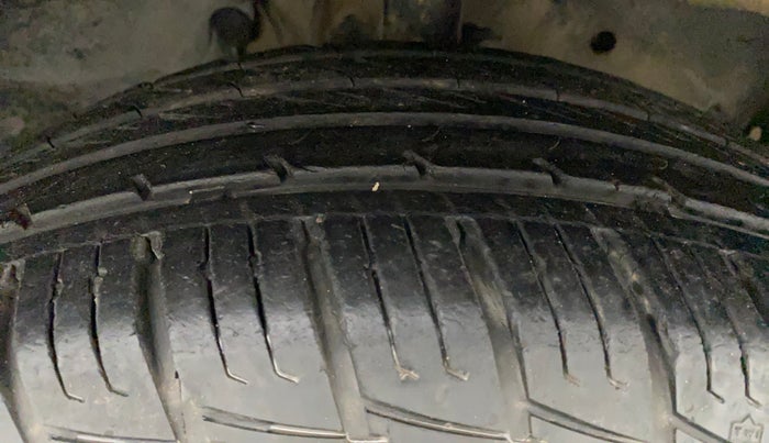 2018 Renault Duster 85 PS RXS MT DIESEL, Diesel, Manual, 73,676 km, Right Front Tyre Tread