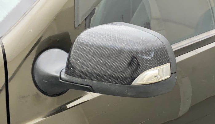 2018 Renault Duster 85 PS RXS MT DIESEL, Diesel, Manual, 73,676 km, Left rear-view mirror - Indicator light has minor damage