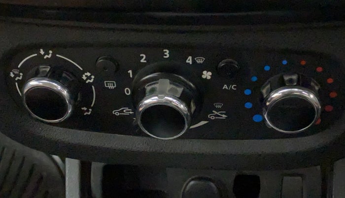 2018 Renault Duster 85 PS RXS MT DIESEL, Diesel, Manual, 73,676 km, AC Unit - Directional switch has minor damage