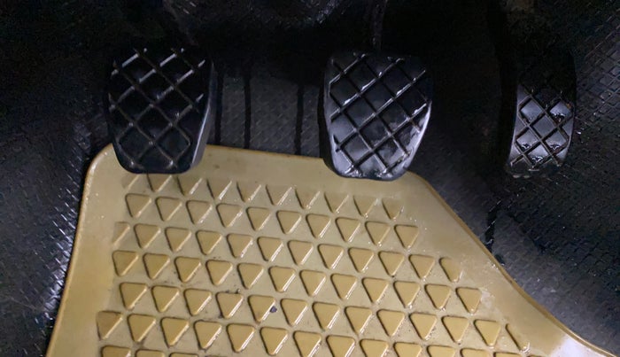 2014 Volkswagen Polo HIGHLINE1.2L, Petrol, Manual, 55,295 km, Pedals