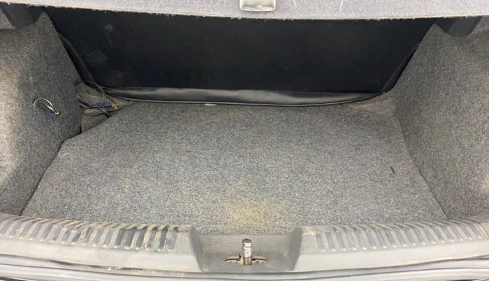 2014 Volkswagen Polo HIGHLINE1.2L, Petrol, Manual, 55,295 km, Boot Inside