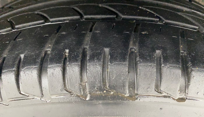 2014 Volkswagen Polo HIGHLINE1.2L, Petrol, Manual, 55,295 km, Left Rear Tyre Tread