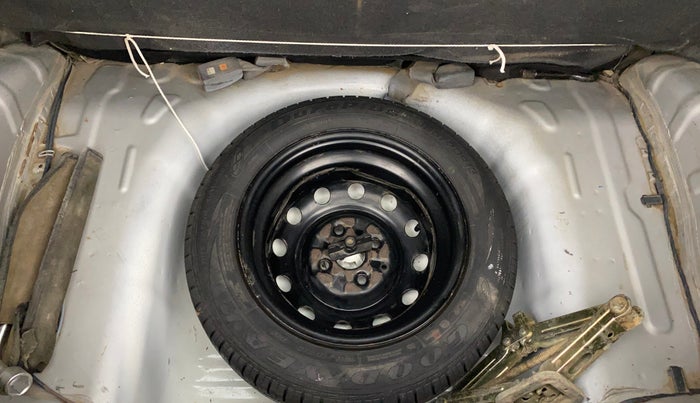 2015 Hyundai Eon MAGNA +, Petrol, Manual, 1,13,498 km, Spare Tyre