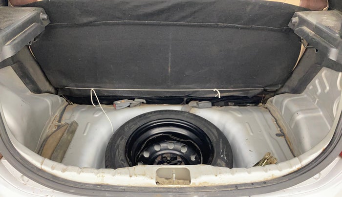 2015 Hyundai Eon MAGNA +, Petrol, Manual, 1,13,498 km, Boot Inside