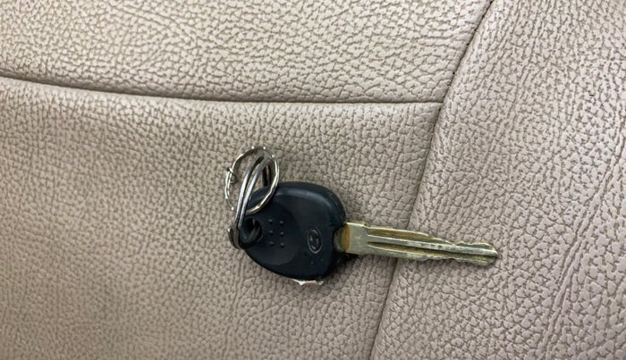 2016 Hyundai Eon D-LITE+, Petrol, Manual, 81,100 km, Key Close Up