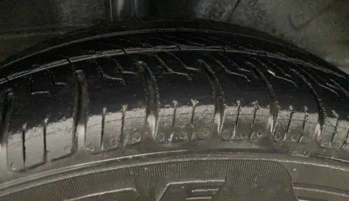 2021 Toyota YARIS G MT, Petrol, Manual, 98,944 km, Right Rear Tyre Tread