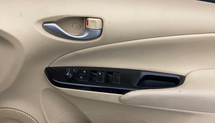 2021 Toyota YARIS G MT, Petrol, Manual, 98,944 km, Driver Side Door Panels Control