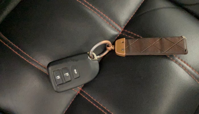 2021 Toyota YARIS G MT, Petrol, Manual, 98,944 km, Key Close Up