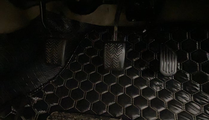 2021 Toyota YARIS G MT, Petrol, Manual, 98,944 km, Pedals