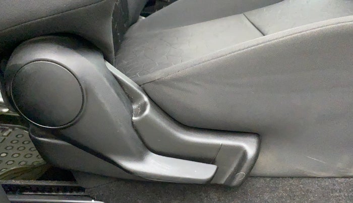 2019 Maruti IGNIS ZETA 1.2, Petrol, Manual, 37,093 km, Driver Side Adjustment Panel
