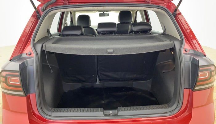 2022 Volkswagen TAIGUN HIGHLINE 1.0 TSI MT, Petrol, Manual, 52,887 km, Boot Inside