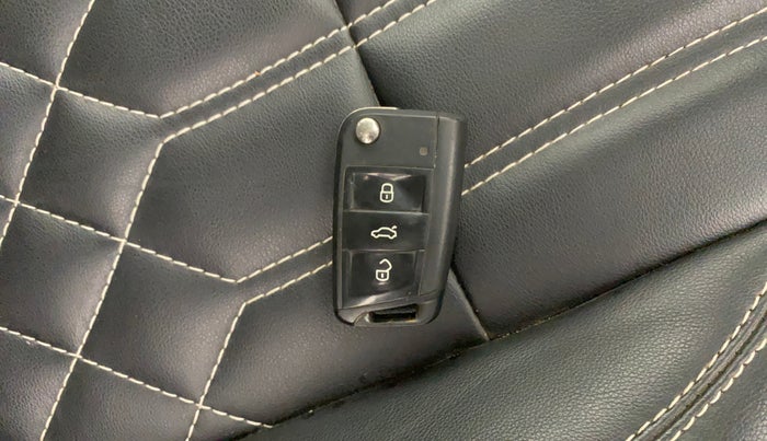 2022 Volkswagen TAIGUN HIGHLINE 1.0 TSI MT, Petrol, Manual, 52,887 km, Key Close Up