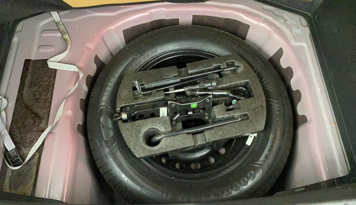 2022 Volkswagen TAIGUN HIGHLINE 1.0 TSI MT, Petrol, Manual, 52,887 km, Spare Tyre