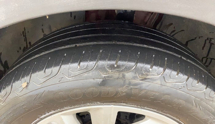 2022 Volkswagen TAIGUN HIGHLINE 1.0 TSI MT, Petrol, Manual, 52,887 km, Left Front Tyre Tread