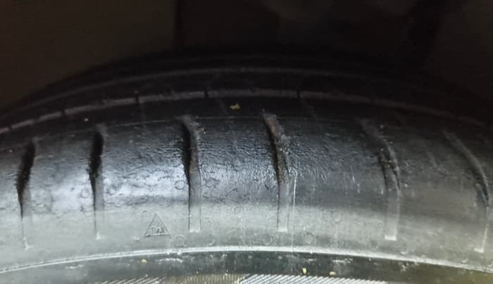 2022 Volkswagen TAIGUN TOPLINE 1.0 TSI AT, Petrol, Automatic, 59,900 km, Left Front Tyre Tread