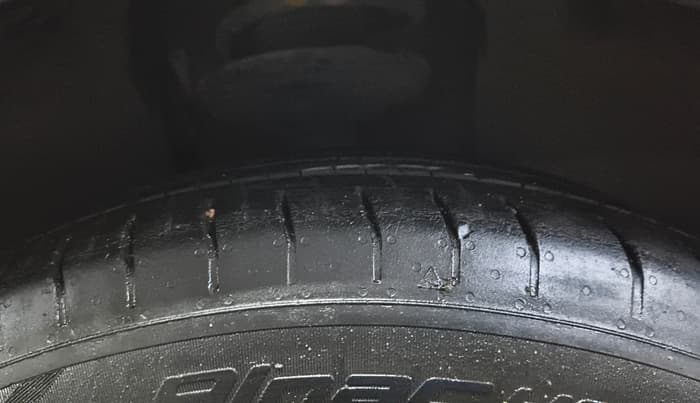 2022 Volkswagen TAIGUN TOPLINE 1.0 TSI AT, Petrol, Automatic, 59,900 km, Right Front Tyre Tread