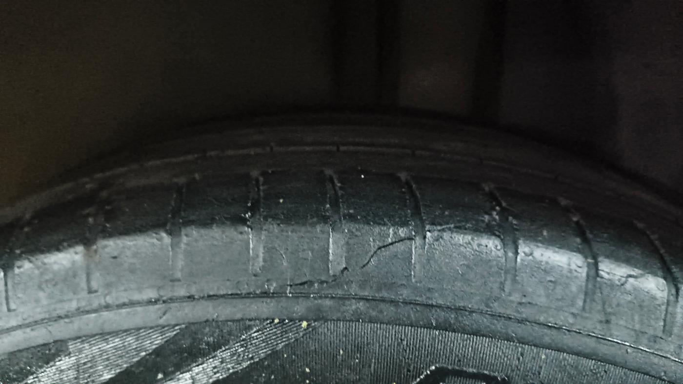 2022 Volkswagen TAIGUN TOPLINE 1.0 TSI AT, Petrol, Automatic, 59,900 km, Left Rear Tyre Tread