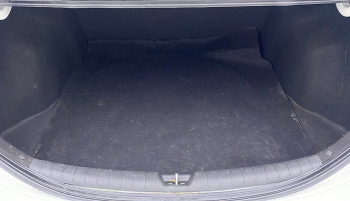 2018 Hyundai Verna 1.6 SX VTVT, Petrol, Manual, 68,474 km, Boot Inside