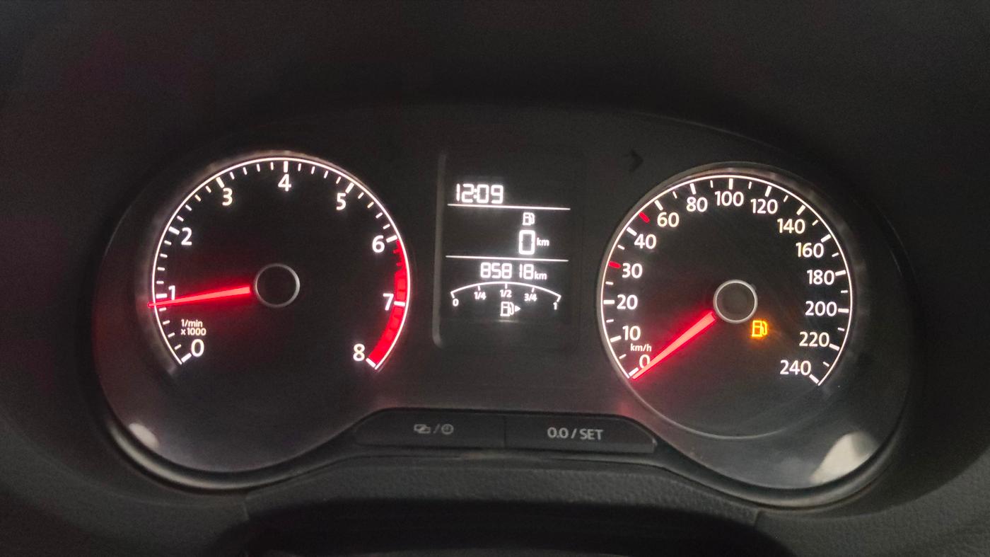 2017 Volkswagen Polo COMFORTLINE 1.2L, Petrol, Manual, 85,807 km, Odometer Image