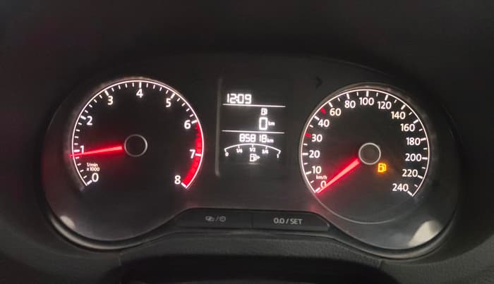 2017 Volkswagen Polo COMFORTLINE 1.2L, Petrol, Manual, 85,807 km, Odometer Image