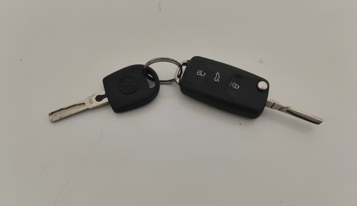 2017 Volkswagen Polo COMFORTLINE 1.2L, Petrol, Manual, 85,807 km, Key Close Up