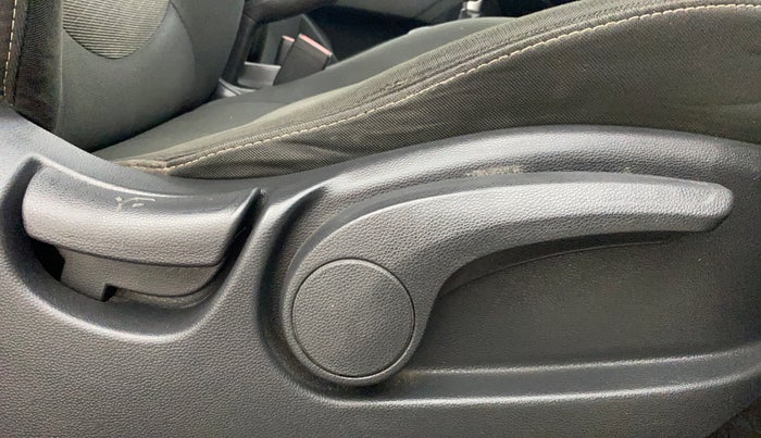 2017 Hyundai Creta SX PLUS AT 1.6 PETROL, Petrol, Automatic, 78,462 km, Driver Side Adjustment Panel