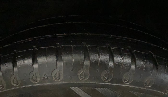2019 Renault Kwid RXL, Petrol, Manual, 21,575 km, Left Rear Tyre Tread