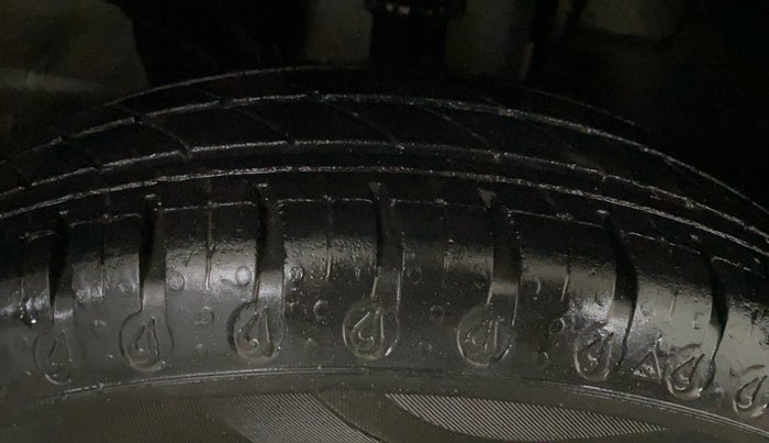 2019 Renault Kwid RXL, Petrol, Manual, 21,575 km, Right Front Tyre Tread