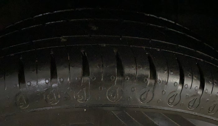 2019 Renault Kwid RXL, Petrol, Manual, 21,575 km, Right Rear Tyre Tread