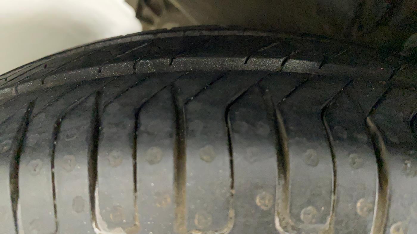 2012 Hyundai i10 MAGNA 1.2, Petrol, Manual, 76,531 km, Left Front Tyre Tread
