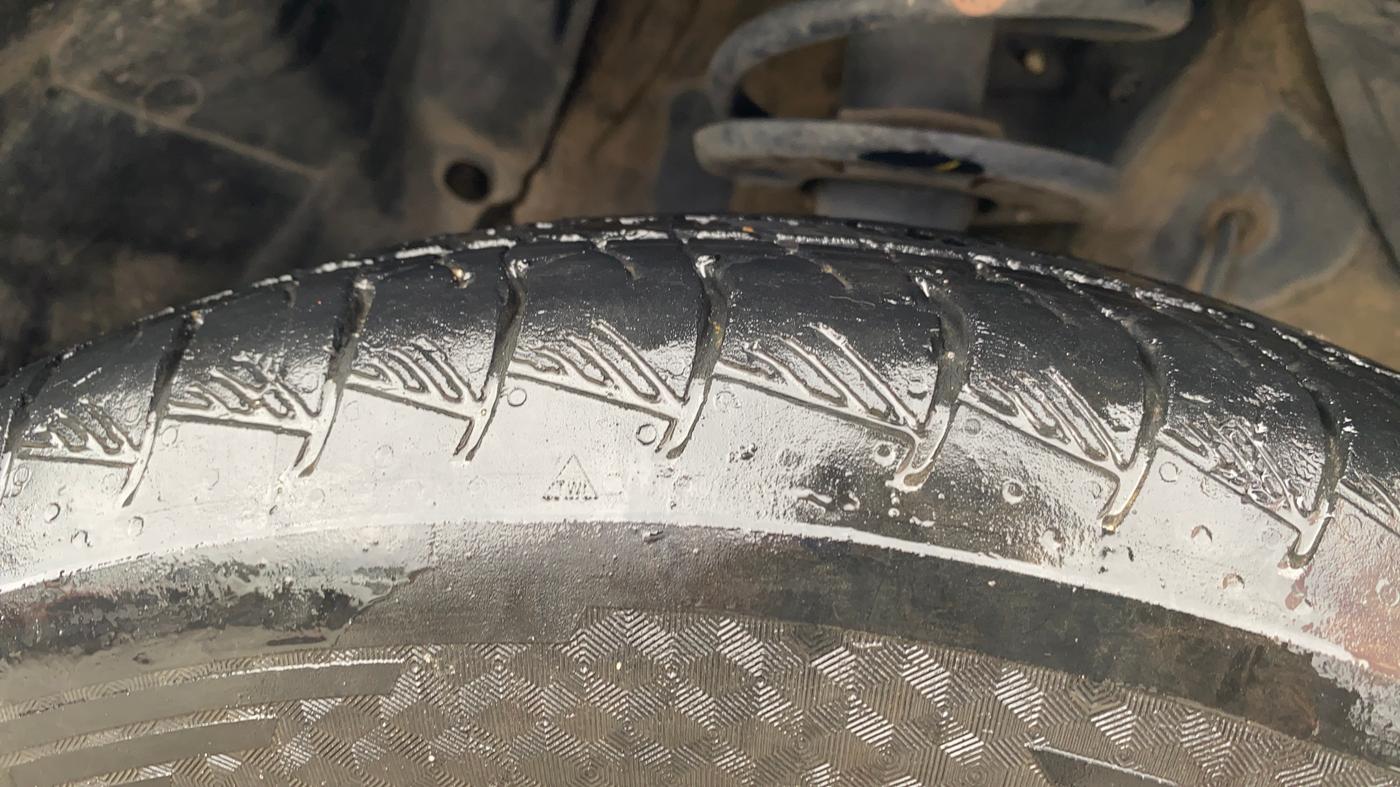 2022 Maruti Grand Vitara ALPHA PLUS HYBRID ECVT, Hybrid, Automatic, 57,172 km, Right Front Tyre Tread