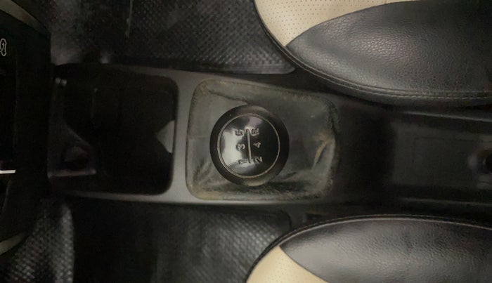 2014 Hyundai Eon ERA +, Petrol, Manual, 25,476 km, Gear Lever