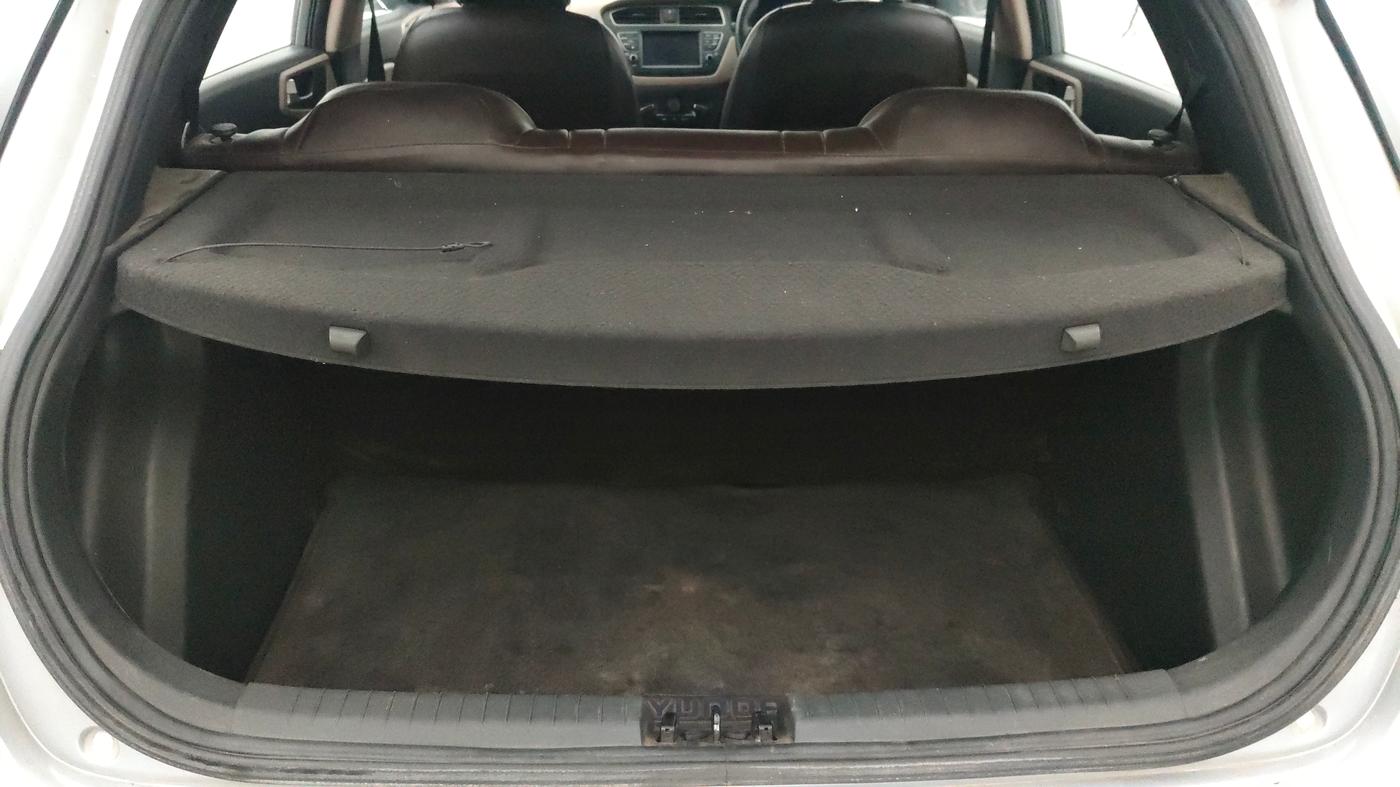2020 Hyundai Elite i20 SPORTZ PLUS 1.2, Petrol, Manual, 40,762 km, Boot Inside