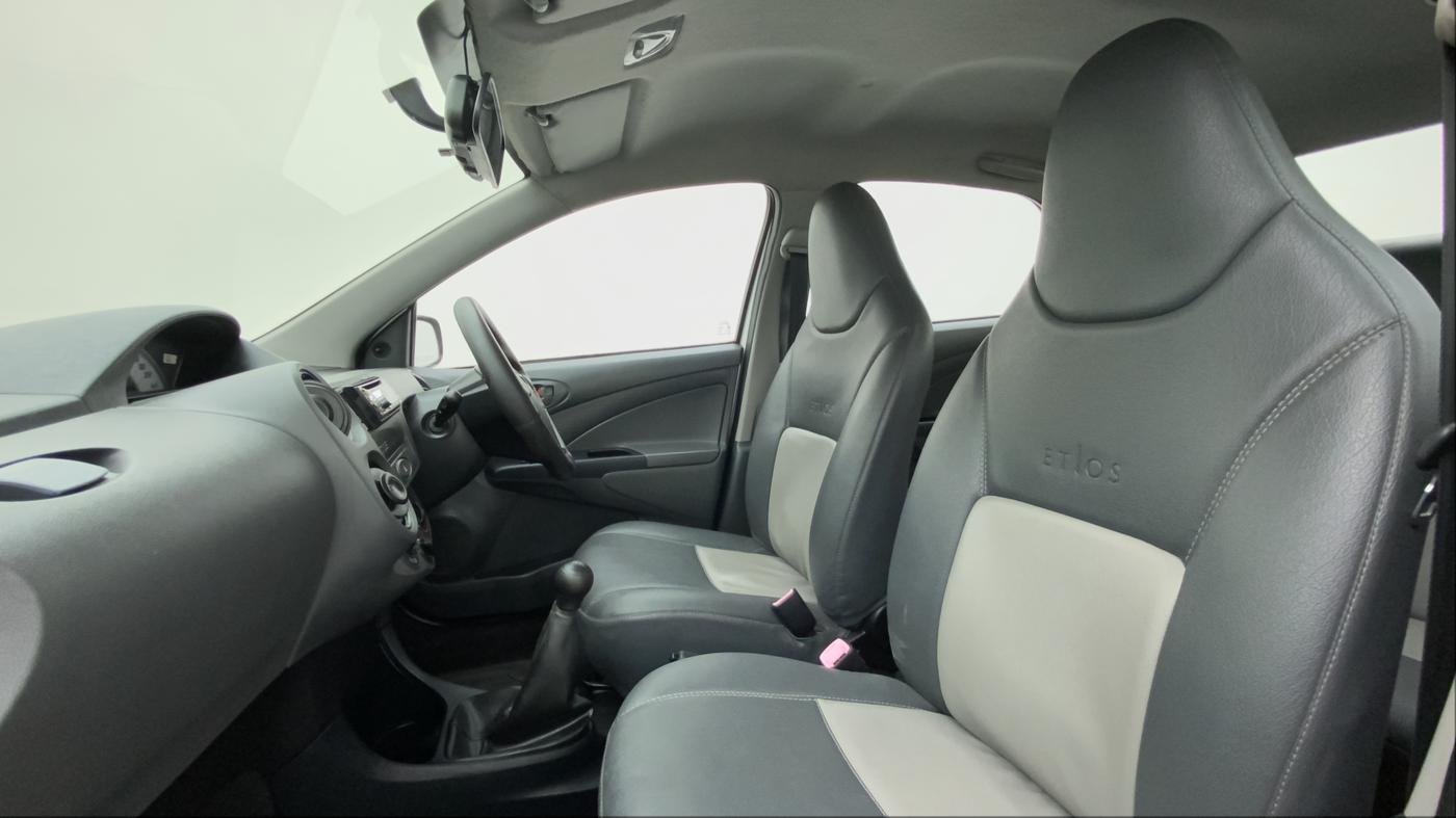 2013 Toyota Etios G, Petrol, Manual, 46,954 km, Right Side Front Door Cabin