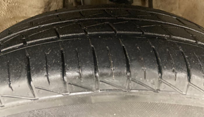 2021 Maruti Alto LXI O, Petrol, Manual, 16,484 km, Left Front Tyre Tread