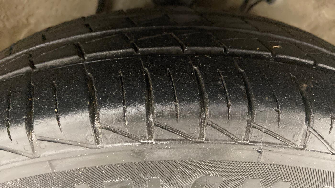 2021 Maruti Alto LXI O, Petrol, Manual, 16,484 km, Right Front Tyre Tread