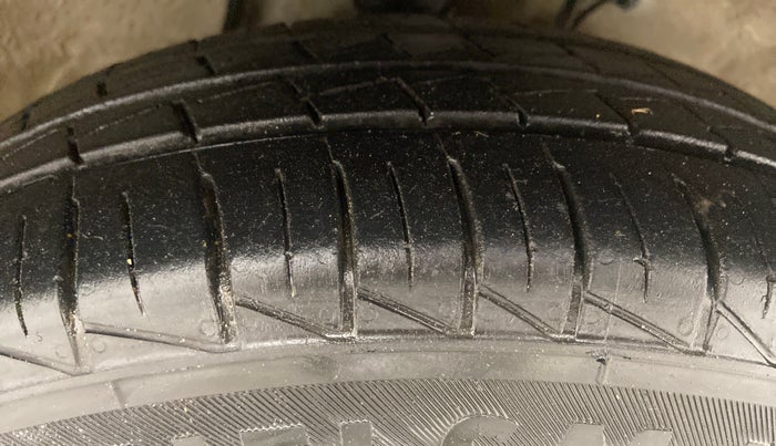 2021 Maruti Alto LXI O, Petrol, Manual, 16,484 km, Right Front Tyre Tread
