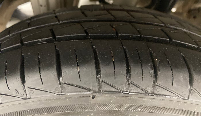 2021 Maruti Alto LXI O, Petrol, Manual, 16,484 km, Right Rear Tyre Tread