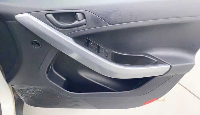 2021 Tata NEXON XM PETROL, Petrol, Manual, 30,550 km, Driver Side Door Panels Control
