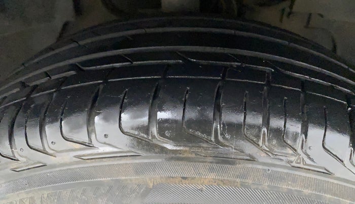2021 Tata NEXON XM PETROL, Petrol, Manual, 30,550 km, Right Front Tyre Tread