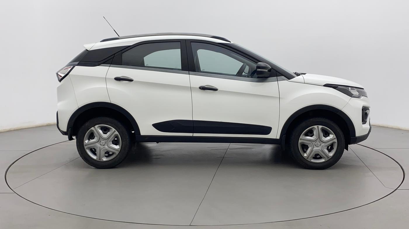 2021 Tata NEXON XM PETROL, Petrol, Manual, 30,550 km, Right Side View