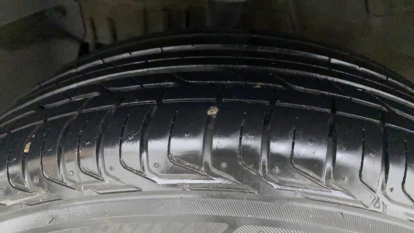 2021 Tata NEXON XM PETROL, Petrol, Manual, 30,550 km, Right Rear Tyre Tread